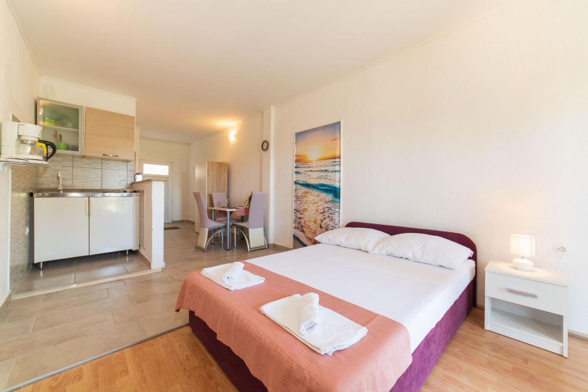 Apartment Livaja Кастель-Нови Номер фото