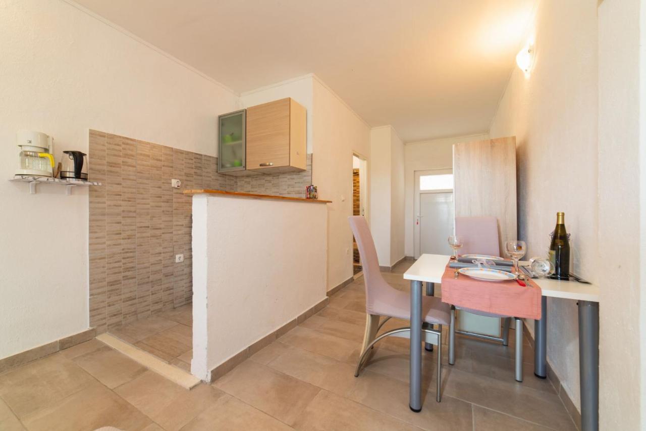 Apartment Livaja Кастель-Нови Экстерьер фото